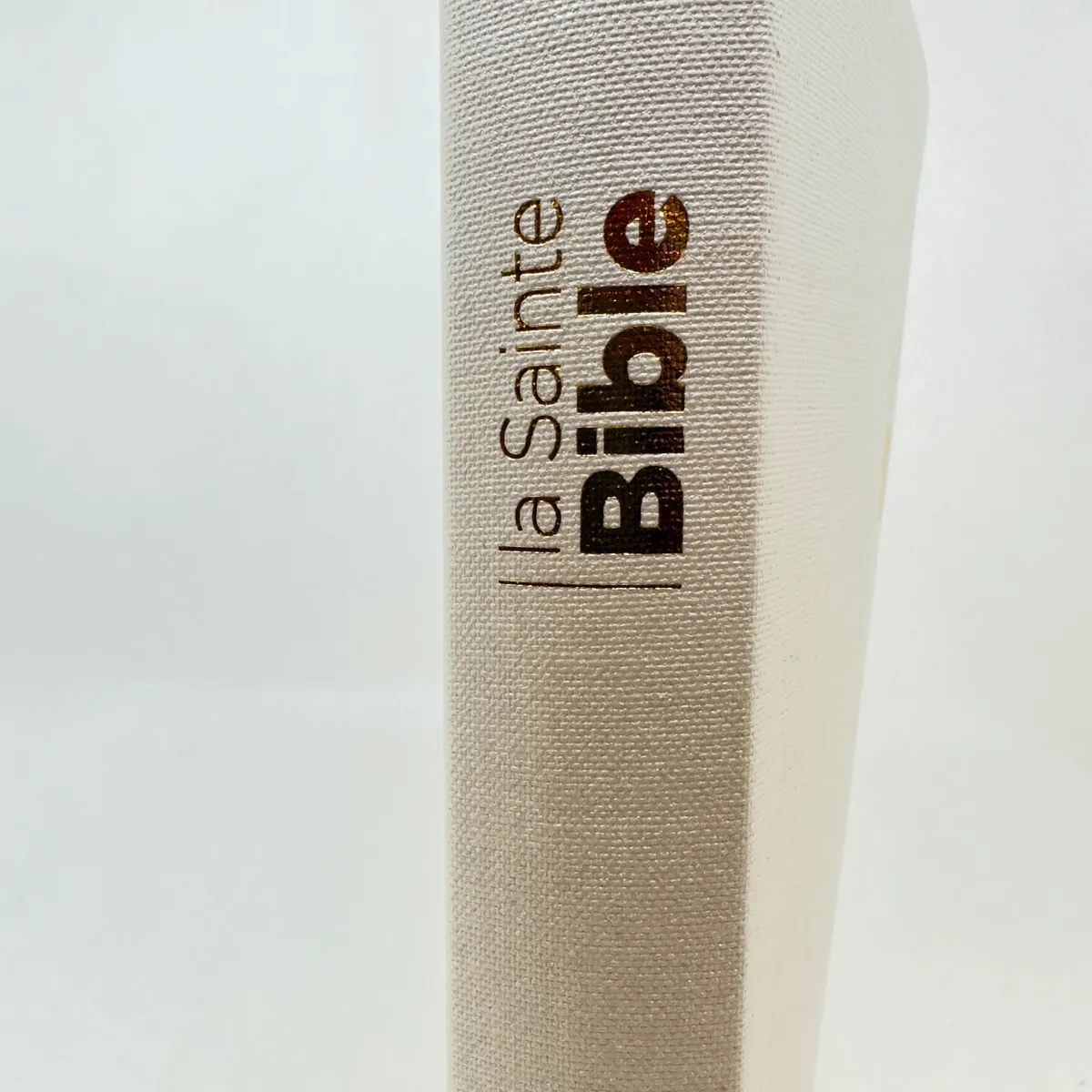 BIBLE NEG COMPACTE SOUPLE TOILEE BLANCHE TRANCHES OR