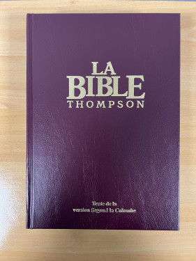 BIBLE COLOMBE THOMPSON RIGIDE SIMILICUIR GRENAT