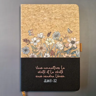 CARNET A5 LIEGE ET TOILE NOIRE  JEAN 8 : 32