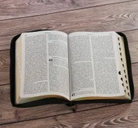 BIBLE NEG GROS CARACTERES SOUPLE FIBROCUIR TR. OR ONGLETS