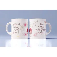 MUG AVEC MOTIFS FLORAUX - VOICI LA JOURNEE QUE LE SEIGNEUR A FAITE...