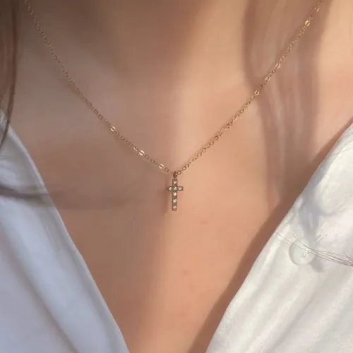 COLLIER AVEC PENDENTIF MINI CROIX EN ACIER INOXYDABLE