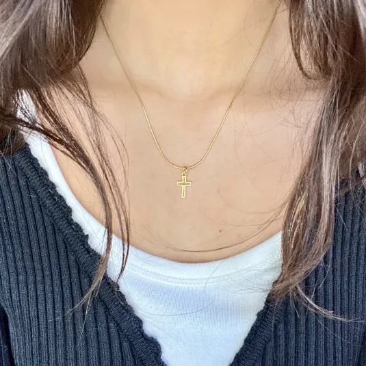 COLLIER AVEC PENDENTIF CROIX AJOUREE PLAQUE OR